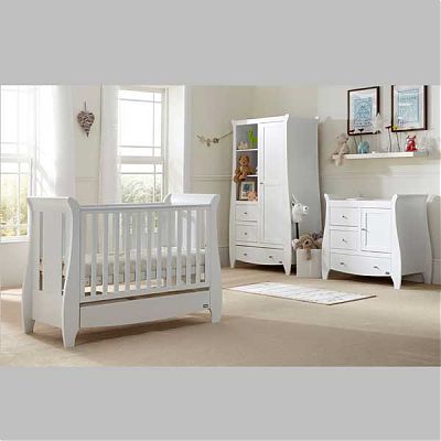 Set mobilier Katie White format din 3 piese: patut, comoda si dulap