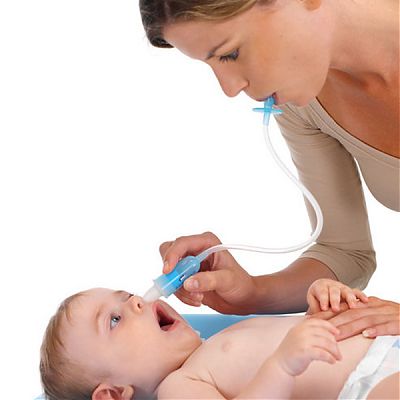 Aspirator nazal prevazut cu doua filtre