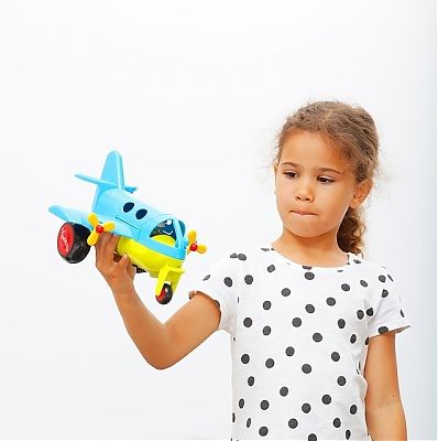 Avion culori vesele cu 2 figurine - Jumbo